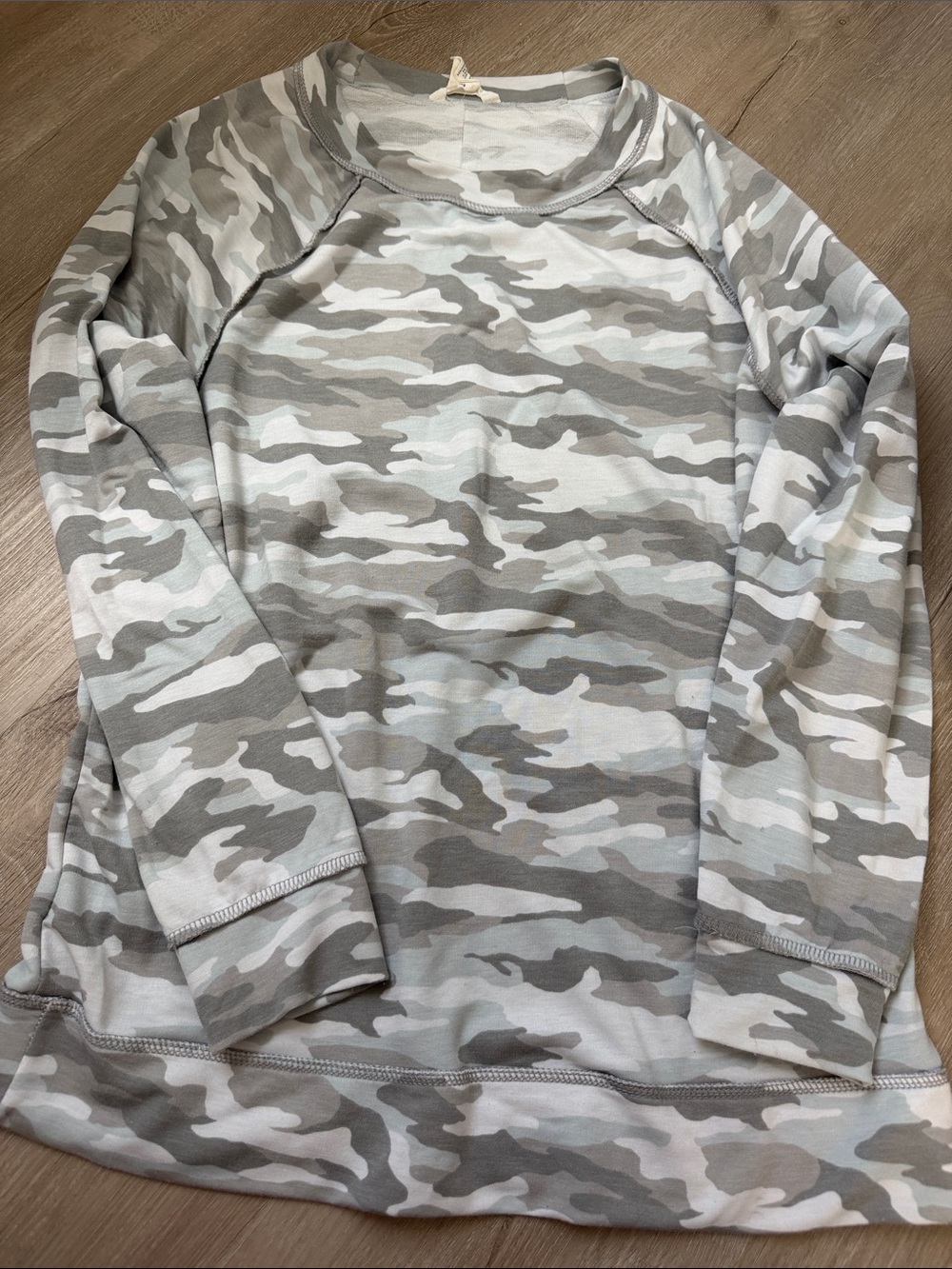 Caslon Gray & White Camo Raglan Pullover